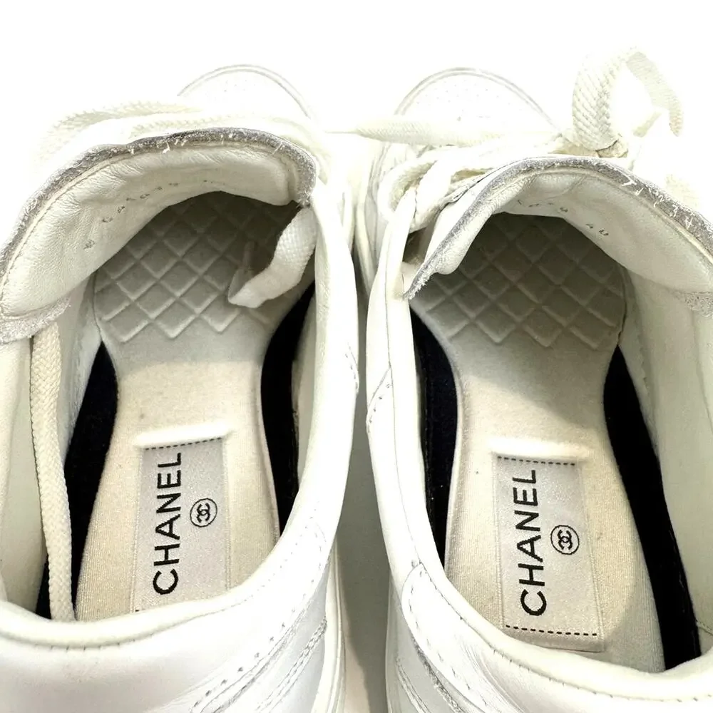 CHANEL 23A White Calfskin Leather CC Logo Sneakers 40 Lace Up Shoes